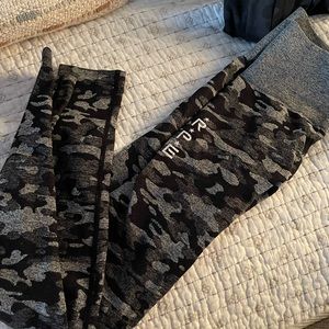 High Waisted Camo Seamless Ribbed Leggings